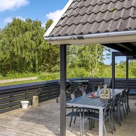 Sunita - 2-8km From The Sea By Interhome *