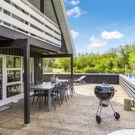 Sunita - 2-8km From The Sea By Interhome *